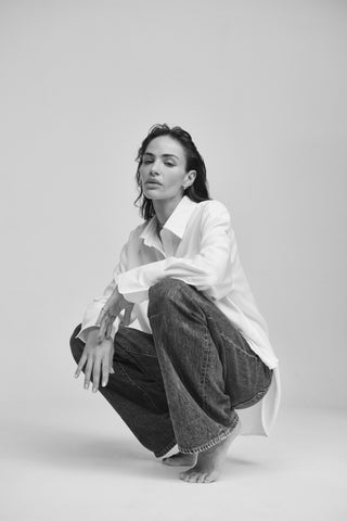 paloma white shirt oversized sustainable woman's shirt styled with jeans